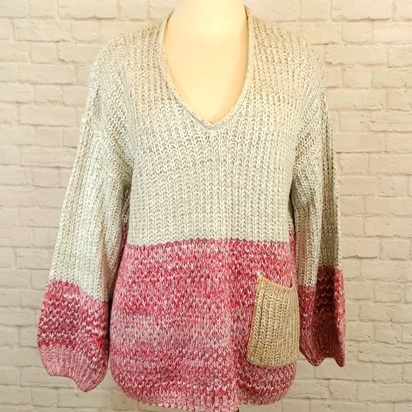 Entro Colorblock V-neck Knit Sweater - Picture 11 of 11